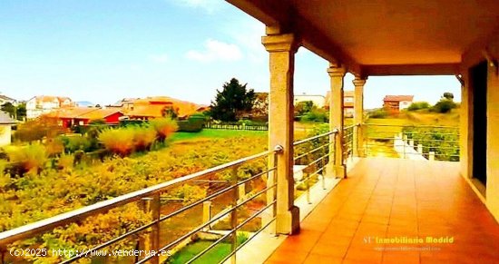 CHALET EN SANXENXO, PONTEVEDRA, 1100m Y 583m DE VIVIENDA.