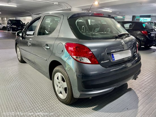 Peugeot 207 1.4 Vti Sport 95cv. Leer bien el anuncio !!! - Barcelona