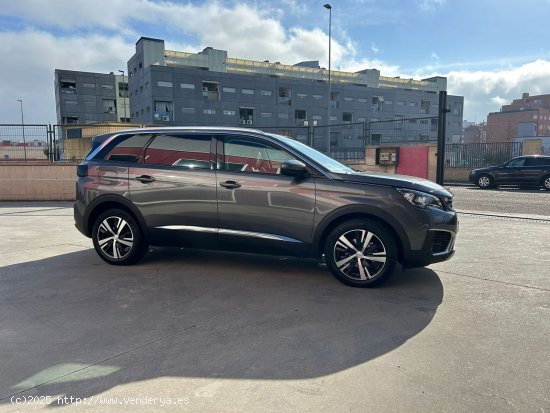 Peugeot 5008 Allure BlueHDi 96kW (130CV) S&S EAT8 - Parla