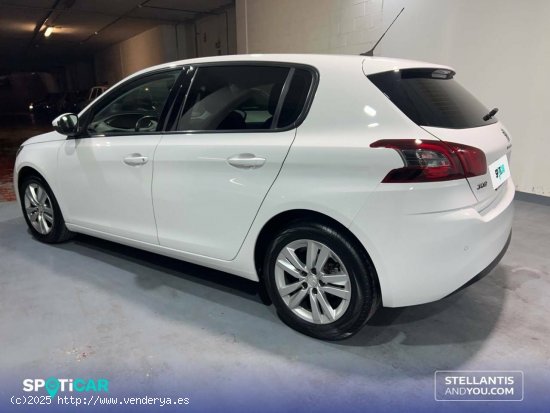 Peugeot 308  5P  BlueHDi 100 S&S 6 Vel. MAN Style - Sant Feliu de Llobregat