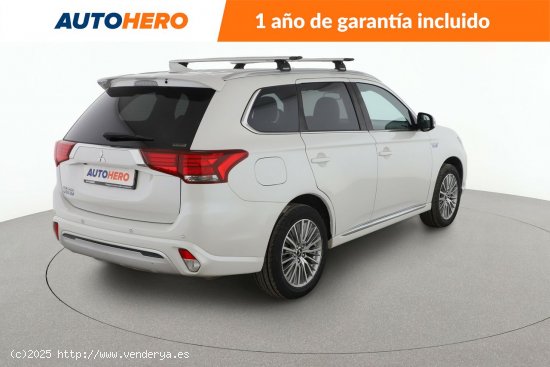 Mitsubishi Outlander PHEV Kaiteki 4WD - 