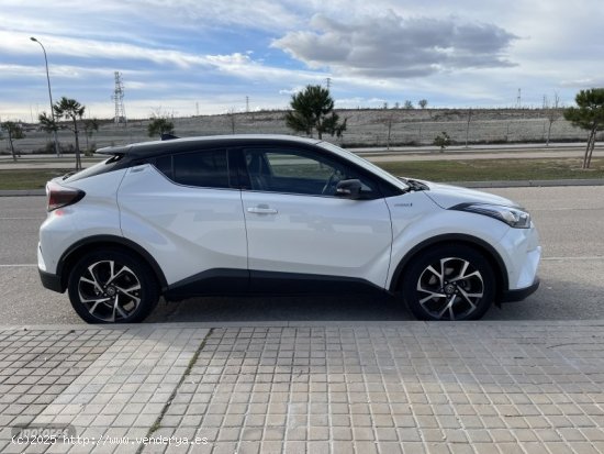 Toyota C-HR 1.8 140H Advance de 2019 con 82.000 Km por 22.900 EUR. en Madrid