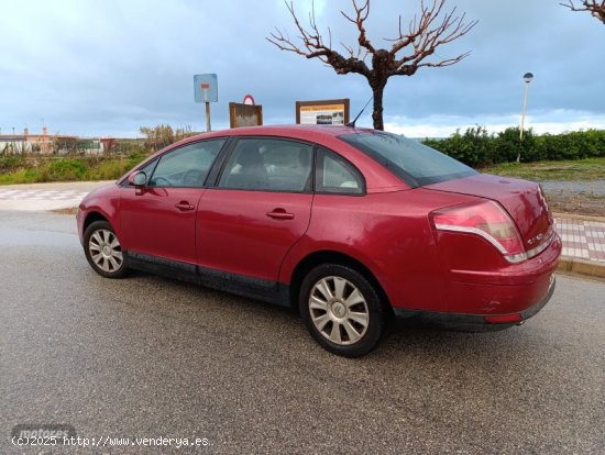  Citroen C4 Sedan HDi 110cv FP Collection  4 puertas 5 plazas de 2009 con 243.000 Km por 3.400 EUR. e 