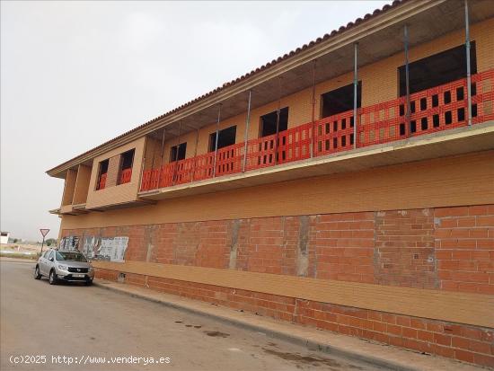 Edificio en construccion detenida del 2009 de 24 viviendas - MURCIA