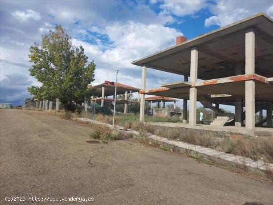 OBRA PARADA EN POBLADURA DEL BERNESGA - LEON