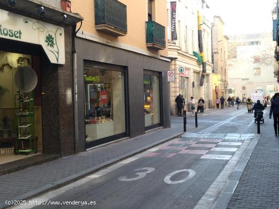  Local en plena zona comercial d'Igualada - BARCELONA 