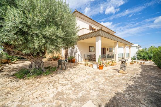 Chalet independiente de 4 plantas con ascensor y vistas al mar en Son Serra de Marina - BALEARES