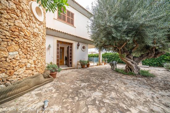 Chalet independiente de 4 plantas con ascensor y vistas al mar en Son Serra de Marina - BALEARES