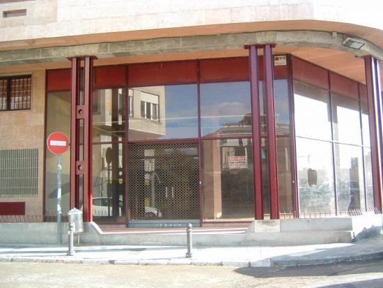 LOCAL COMERCIAL AL CENTRO DE TORTOSA DE 265m2 - TARRAGONA