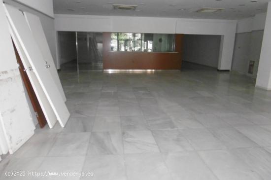 Local comercial en Tortosa zona Centre, 300 m. de superficie. - TARRAGONA