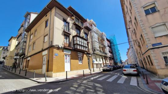 LOCAL CON DOS ACCESOS EN EL CENTRO DE SANTANDER - CANTABRIA