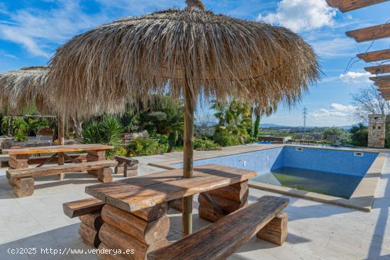 Excepcional Chalet con carácter y vistas despejadas en Porreres - BALEARES