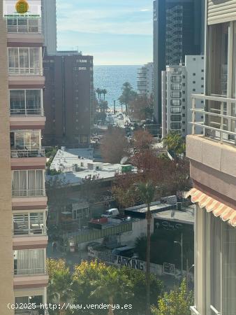 Piso familiar en Benidorm, a 500 metros de la playa, con amplias instalaciones y gran potencial - AL