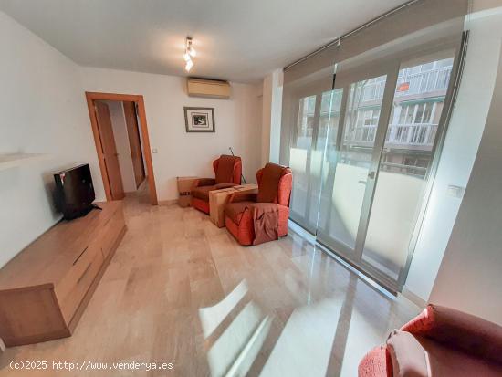 Bonito apartamento de 2 dormitorio en Playa de poniente, centro www.inmobiliarialesdunes.com - ALICA