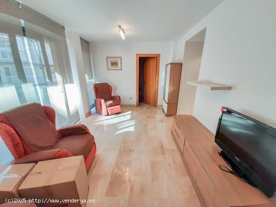 Bonito apartamento de 2 dormitorio en Playa de poniente, centro www.inmobiliarialesdunes.com - ALICA