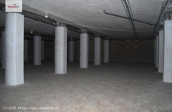 103-_Local comercial de 1654 m2 construidos, ubicado enlel histórico Palacio de Cárdenas - AVILA