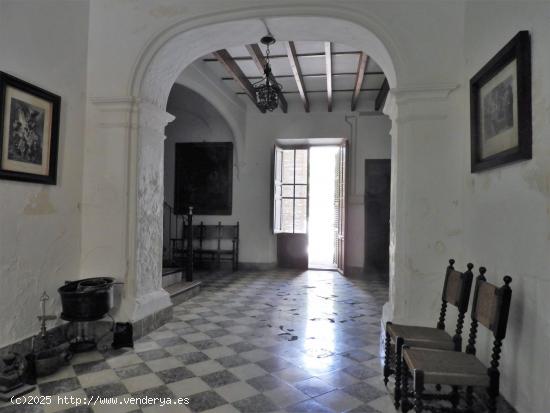 Casa señorial haciendo esquina en Felanitx - BALEARES