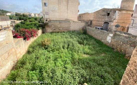 Casa de pueblo haciendo esquina en Felanitx - BALEARES