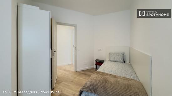 Se alquila habitación en piso compartido en Sant Martí, Barcelona - BARCELONA