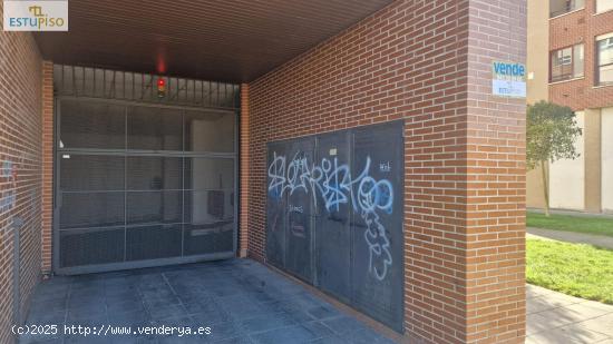 BUENA PLAZA DE GARAJE EN LA CALLE BARCELONA - LAKUA - ALAVA