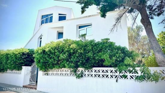 Chalet con Licencia Turística en Son Vilar, Es Castell: ¡Una Joya en Menorca! 🏡 - BALEARES