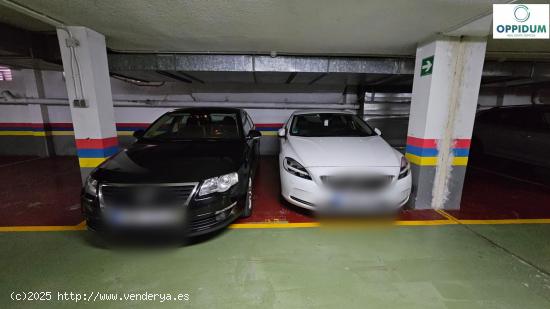 Garaje para dos coches grandes en calle Manuel Murguía 14,  - A CORUÑA