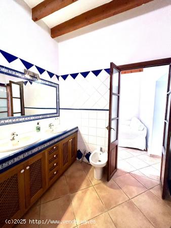 Piso de 2 habitaciones, 2 baños y terraza en zona Santa Catalina. - BALEARES