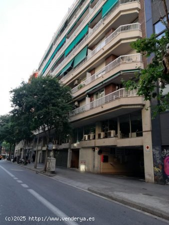 Plaza de aparcamiento en venta  en Barcelona - Barcelona