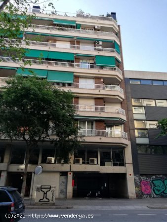 Plaza de aparcamiento en venta  en Barcelona - Barcelona