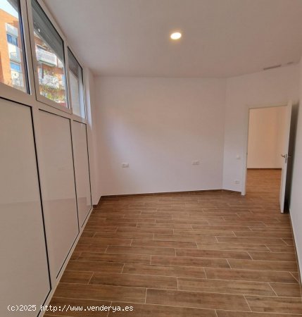 Local comercial en venta  en Montcada i Reixac - Barcelona