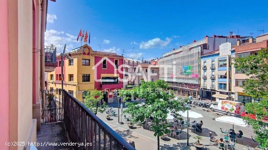 Edificio en el centro de Molins de Rei con 2 pisos dúplex independientes