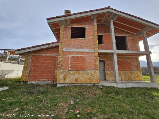 CHALET EN ESTRUCTURA EN VILLASANA DE MENA - BURGOS