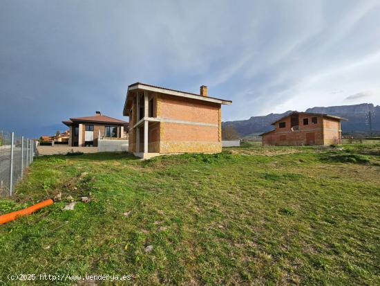 CHALET EN ESTRUCTURA EN VILLASANA DE MENA - BURGOS