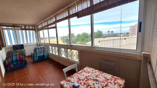 APARTAMENTO CON GARAJE, PISCINA Y 350M DEL MAR - ALICANTE