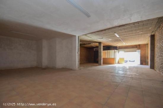 Local Comercial en Esquina Totalmente Exterior - 139m² Construidos - GRANADA