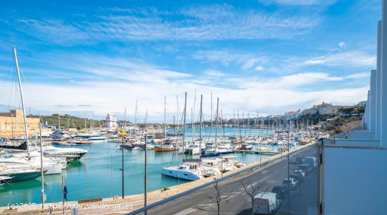 ÁTICO EN MAHÓN CON VISTAS AL PUERTO - BALEARES