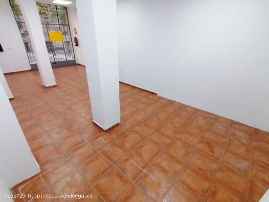 LOCAL COMERCIAL en Pleno Centro de Cáceres, Zona CANOVAS - MULTIPLES - CACERES