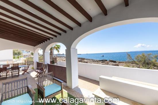 Espectacular chalet frente al mar con licencia vacacional - BALEARES