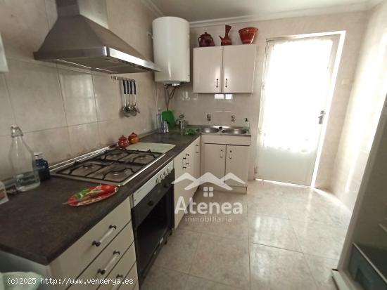 Casa a la venta en zona Centro de Salud - ALBACETE