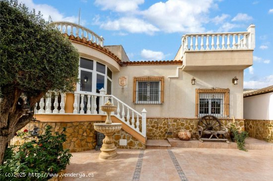 Chalet en venta en San Miguel de Salinas (Alicante)