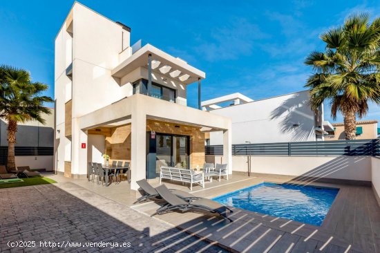  Chalet en venta en Torrevieja (Alicante) 