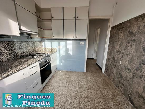  Piso con 3 habitaciones en el centro de Malgrat de Mar - BARCELONA 