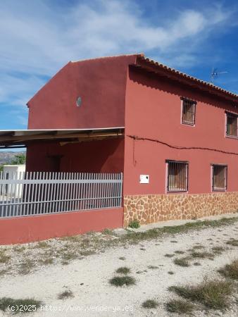 CASA CON TERRENO EN EL VALLE DE RICOTE - MURCIA