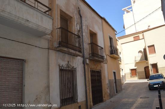 CASA SOLAR EN VENTA ZONA AYUNTAMIENTO - ALICANTE