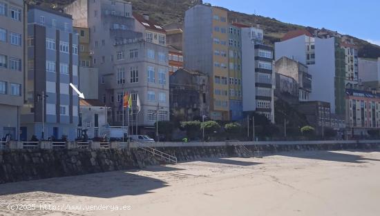 Casa en el paseo de la playa en Malpica - A CORUÑA