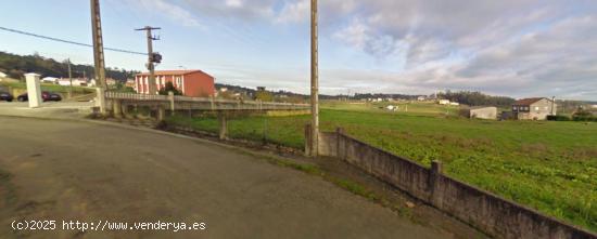 Finca con proyecto de vivienda unifamiliar - A CORUÑA