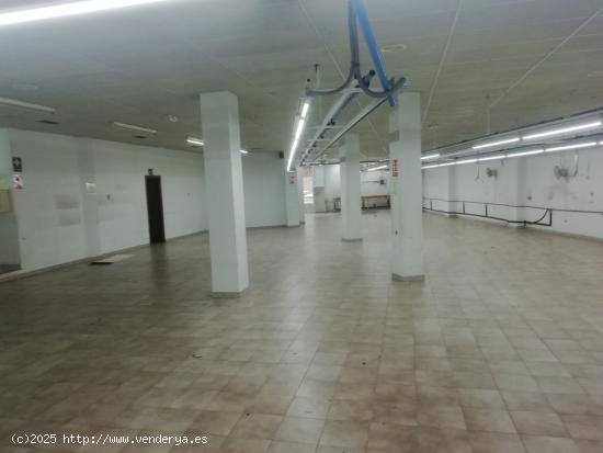 Bajo comercial de 435 m2 frente al Colegio Bergantiños - A CORUÑA