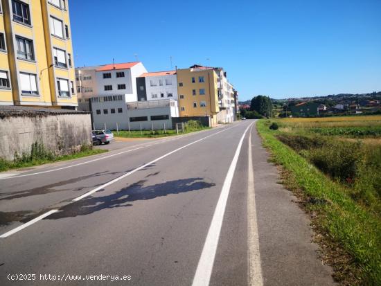 Bajo comercial en Esquina Villa Corcubión con Villa de Negreira - A CORUÑA