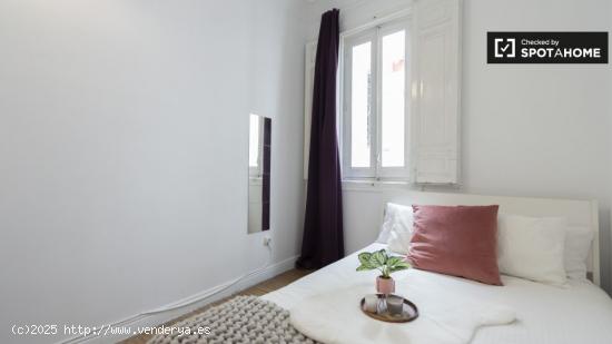 Cómoda habitación con llave independiente en apartamento compartido, Puerta del Sol - MADRID