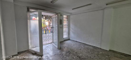 EXELENTE LOCAL COMERCIAL DE 150 M2 CON SALIDA DE HUMO EN DOLORES - ALICANTE